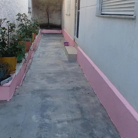 Apartament Lindor House *